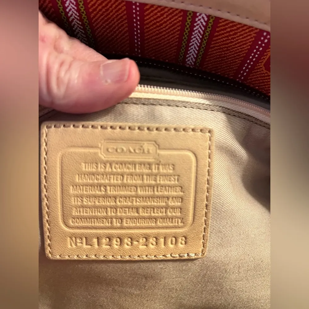 Coach Vintage Striped Orange& Pink Tote Bag with tan leather handles. Zip top, - Image 14