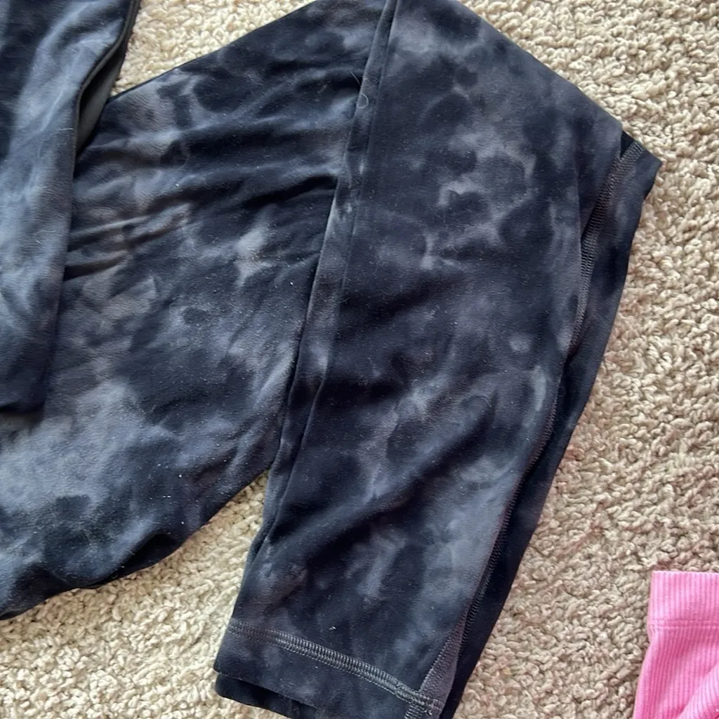 LULULEMON Black Tie-Dye Sports Bra and Leggings Set - Image 4
