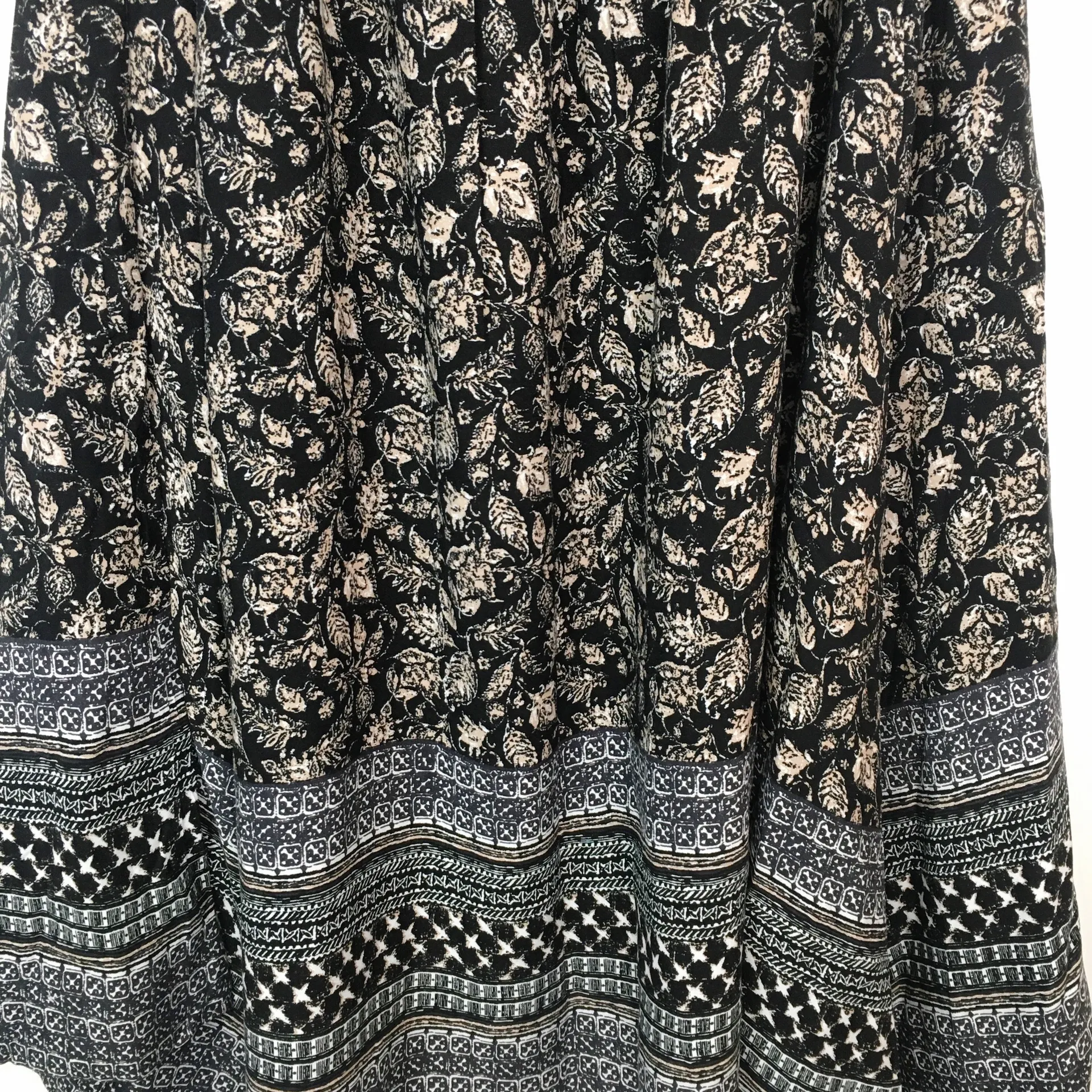 Simply Styled by Sears Flowy Skirt Black Large - Image 3