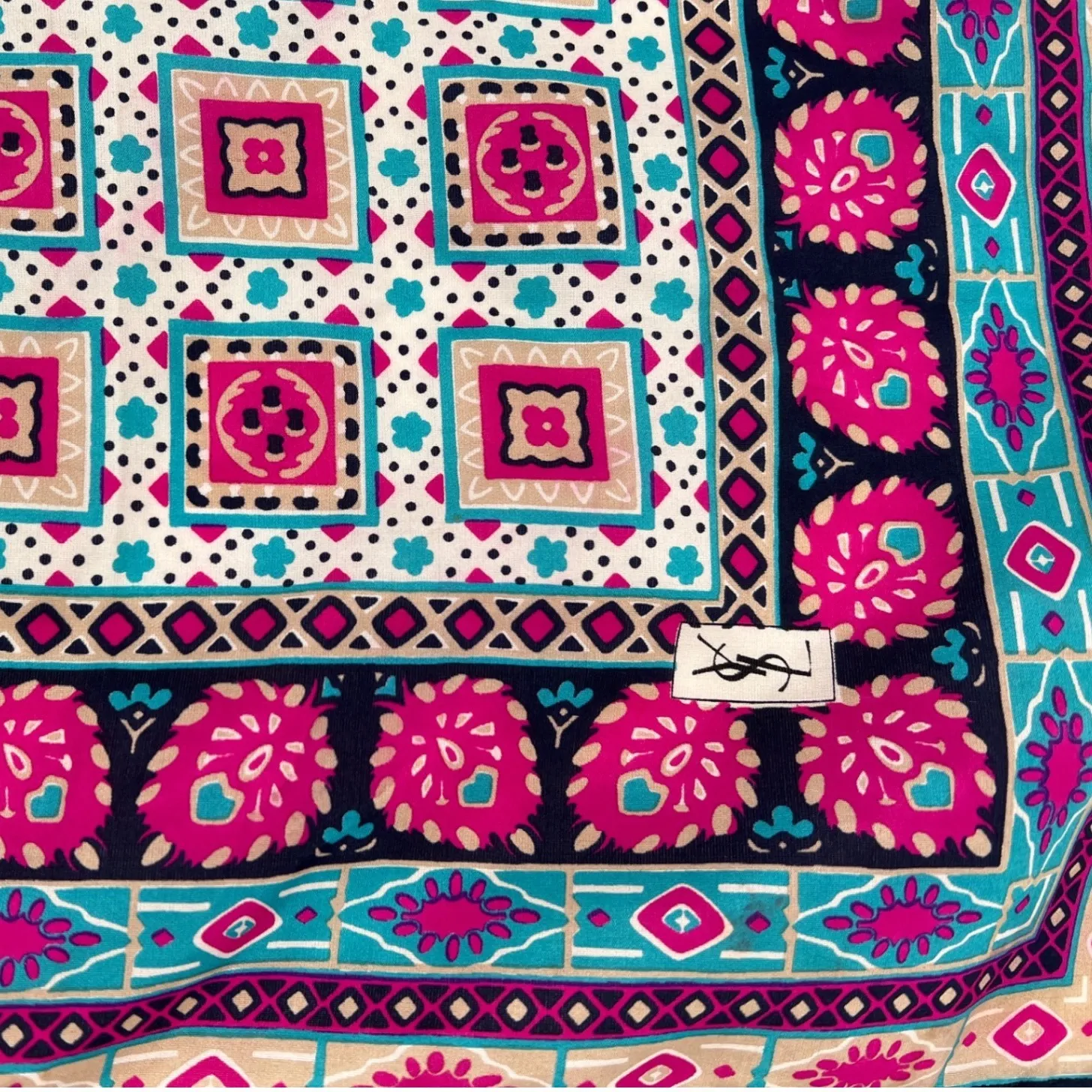 Vintage AUTHENTIC Yves Saint Laurent Silk Scarf 1980s Made in France 32x32 EUC Pink - Image 6