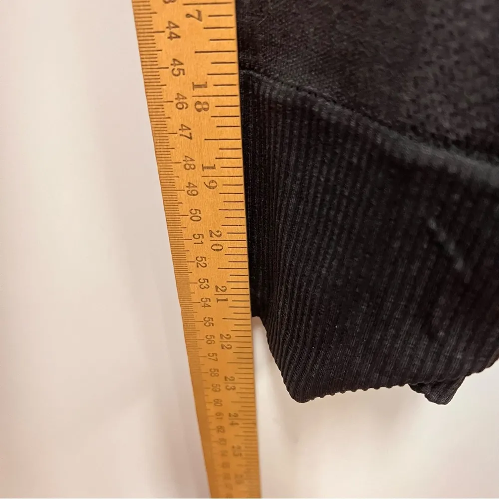 Lululemon textured jogger style leggings estimated size 8 - Image 10