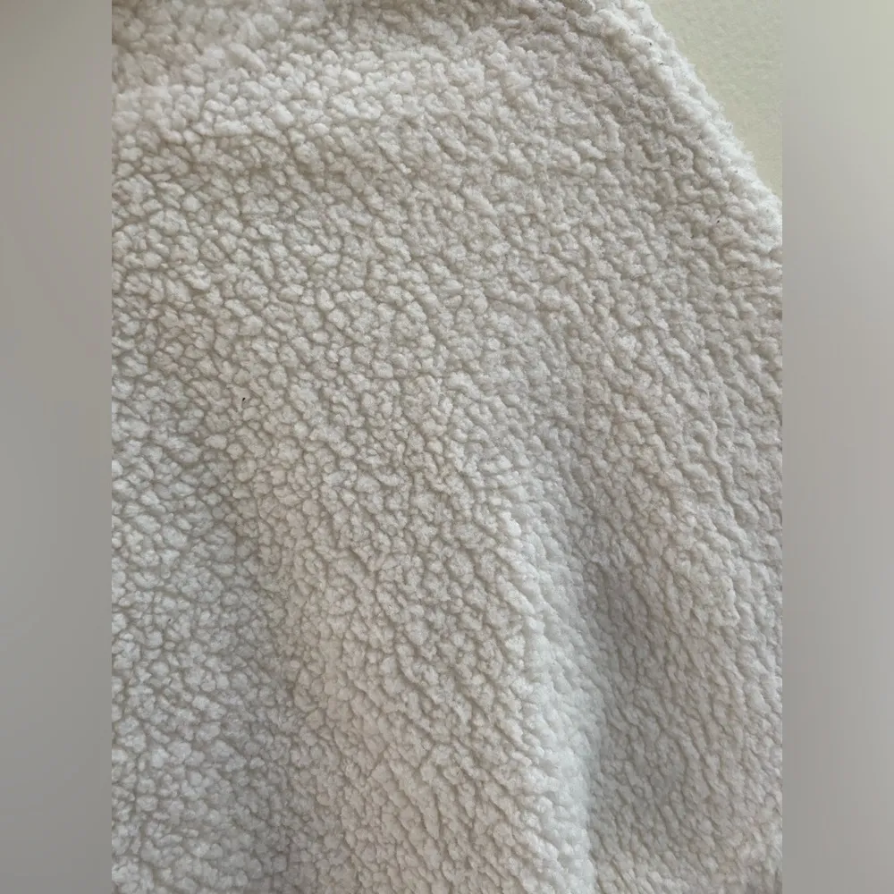 NWT GAP Fleece Sweatshirt for women - Image 6