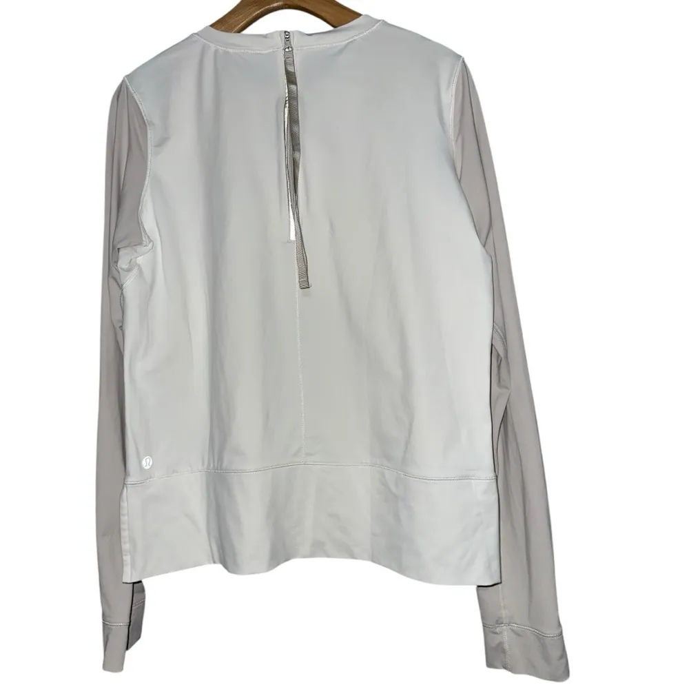 Lululemon Women’s Size 6 White Dune Colorblock Warm Up Crew Zip Back Top Shirt - Image 7