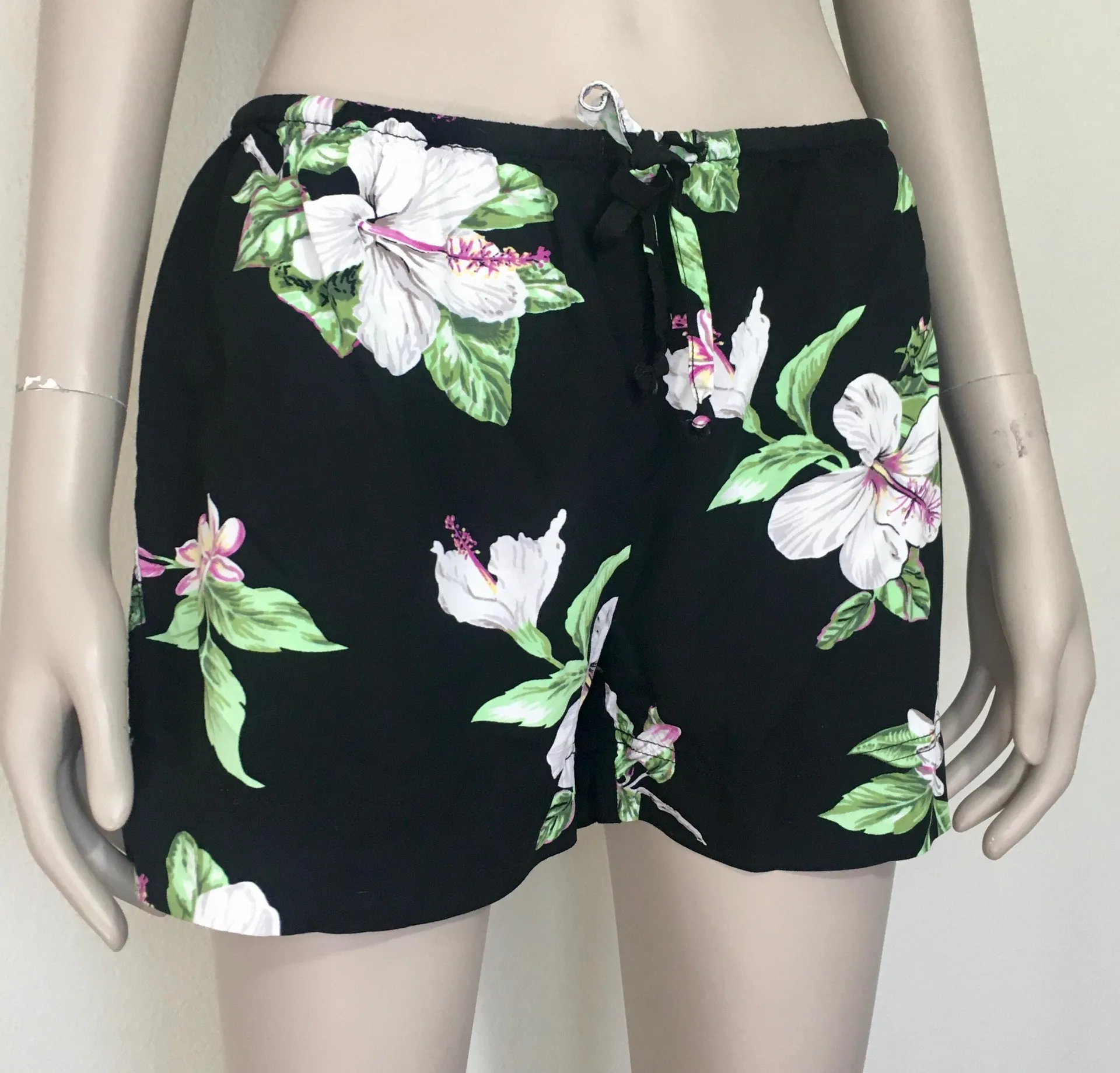 Black Tropical Floral Shorts - Image 2