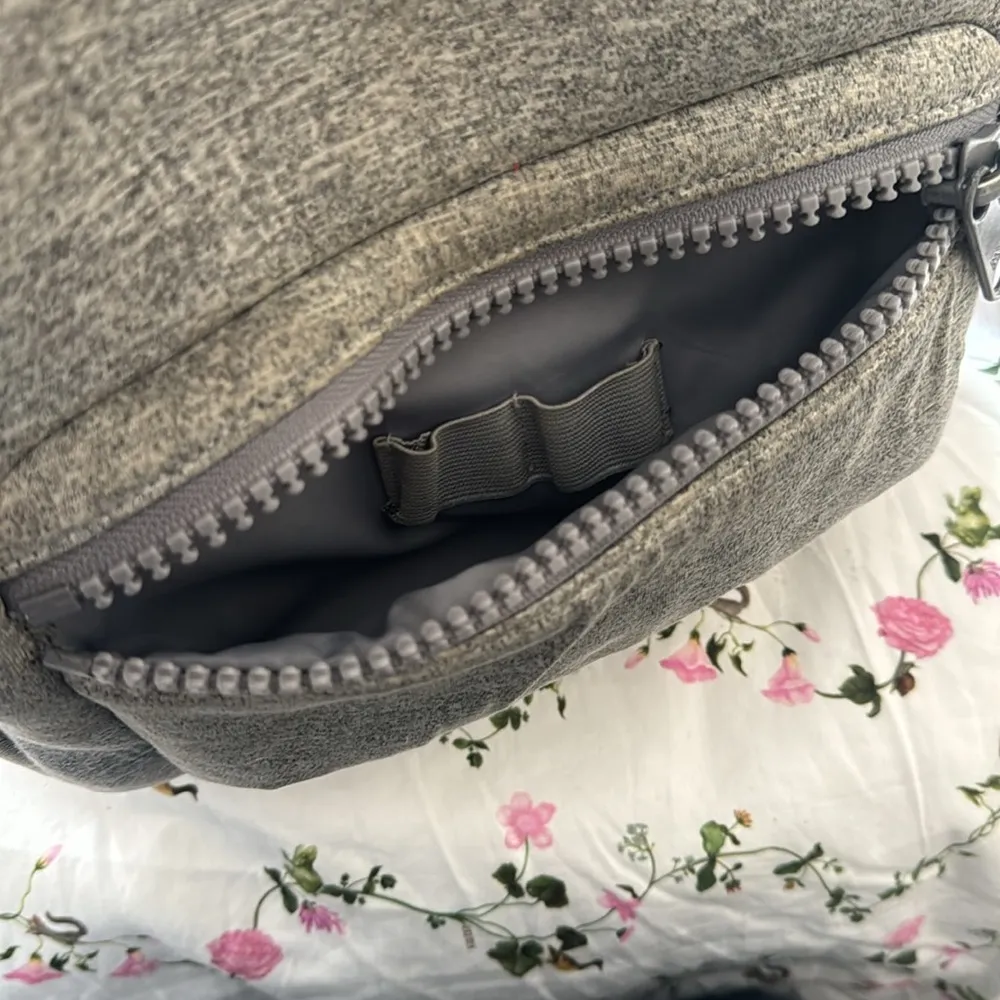 Dagne Dover Heather Grey Neoprene Medium Backpack - Image 8