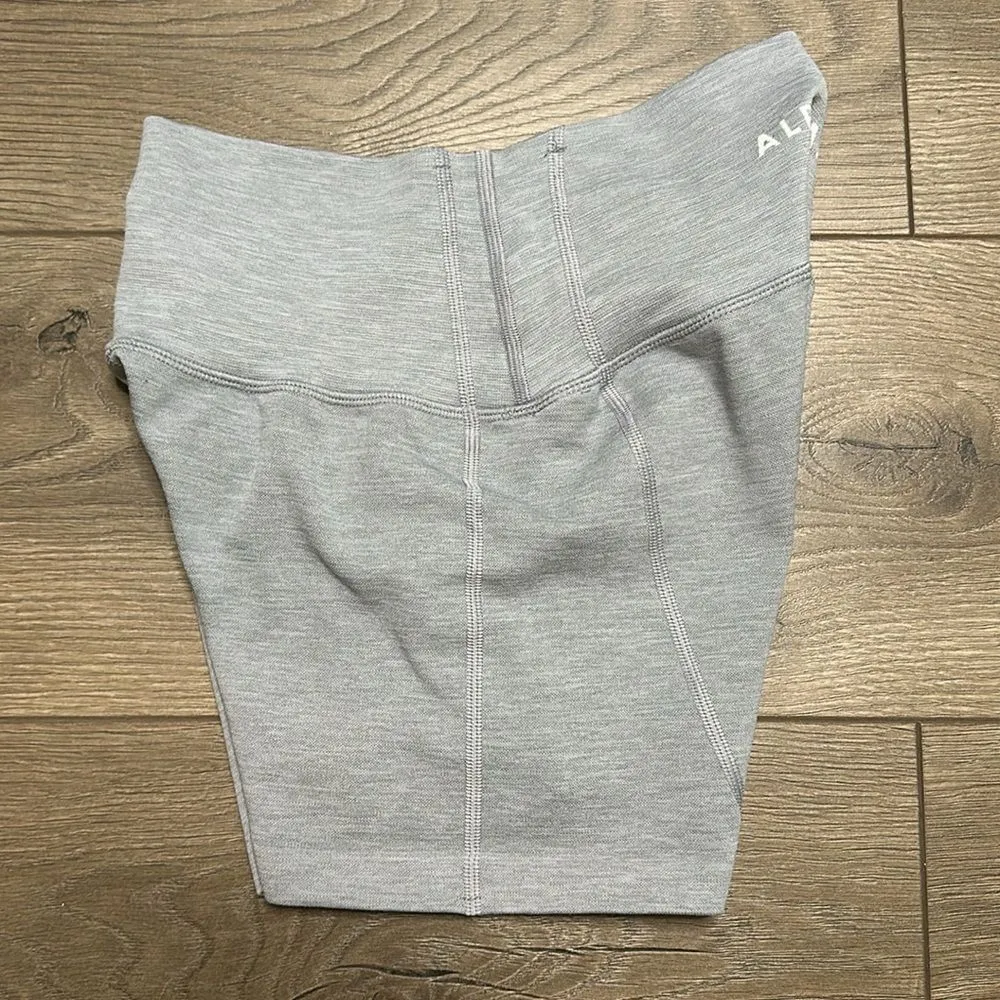 Alphalete Revival High Rise Compression Shorts Size Small - Image 4