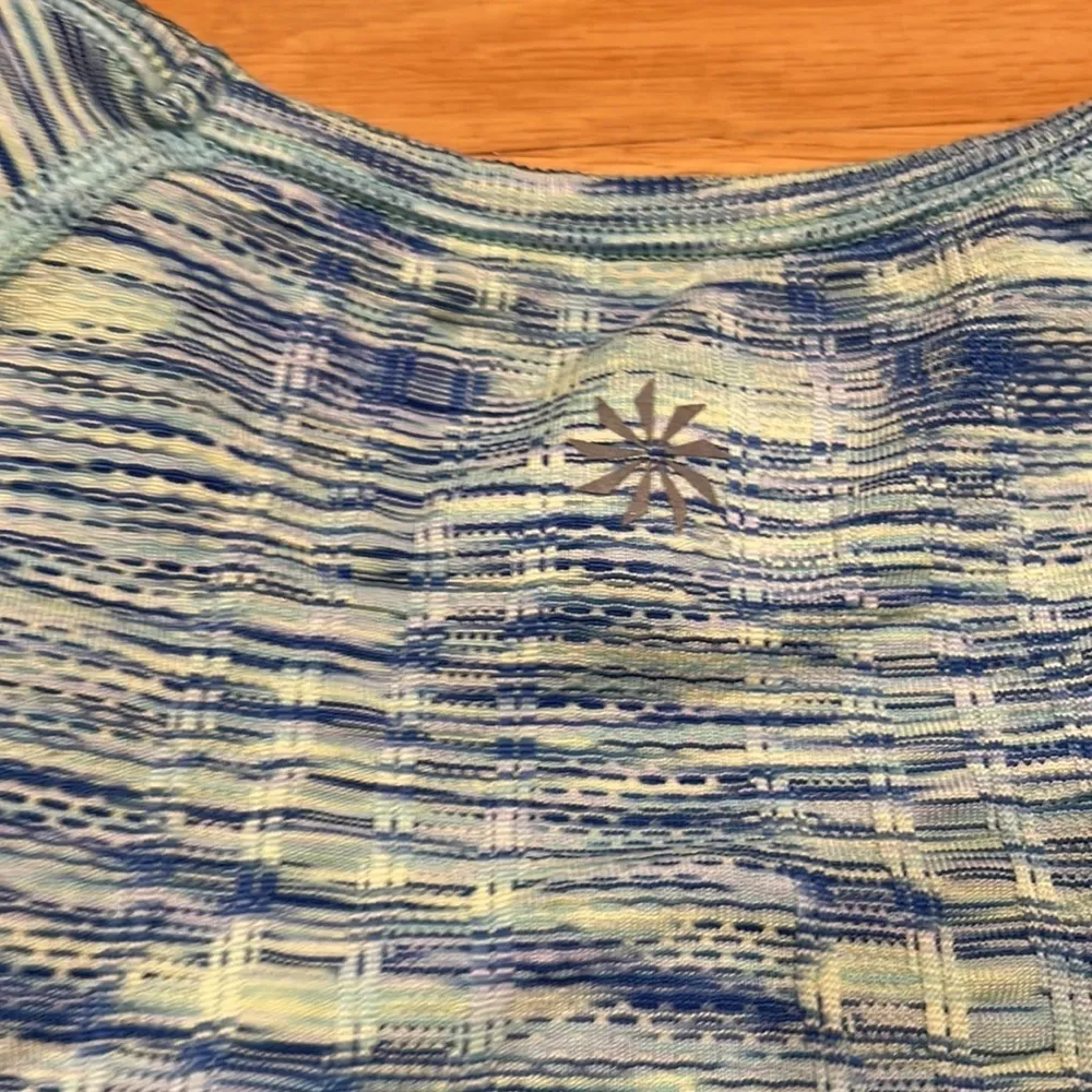 Athleta fastest track tee size small. - Image 4