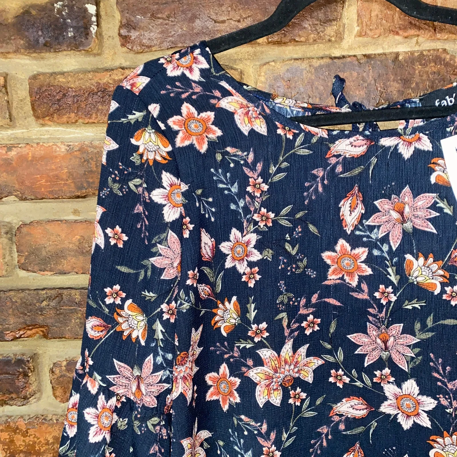 NWT Fab'Rik Navy Blue Floral Print 3/4 Bell Sleeve Blouse Women's Size Large - Image 2