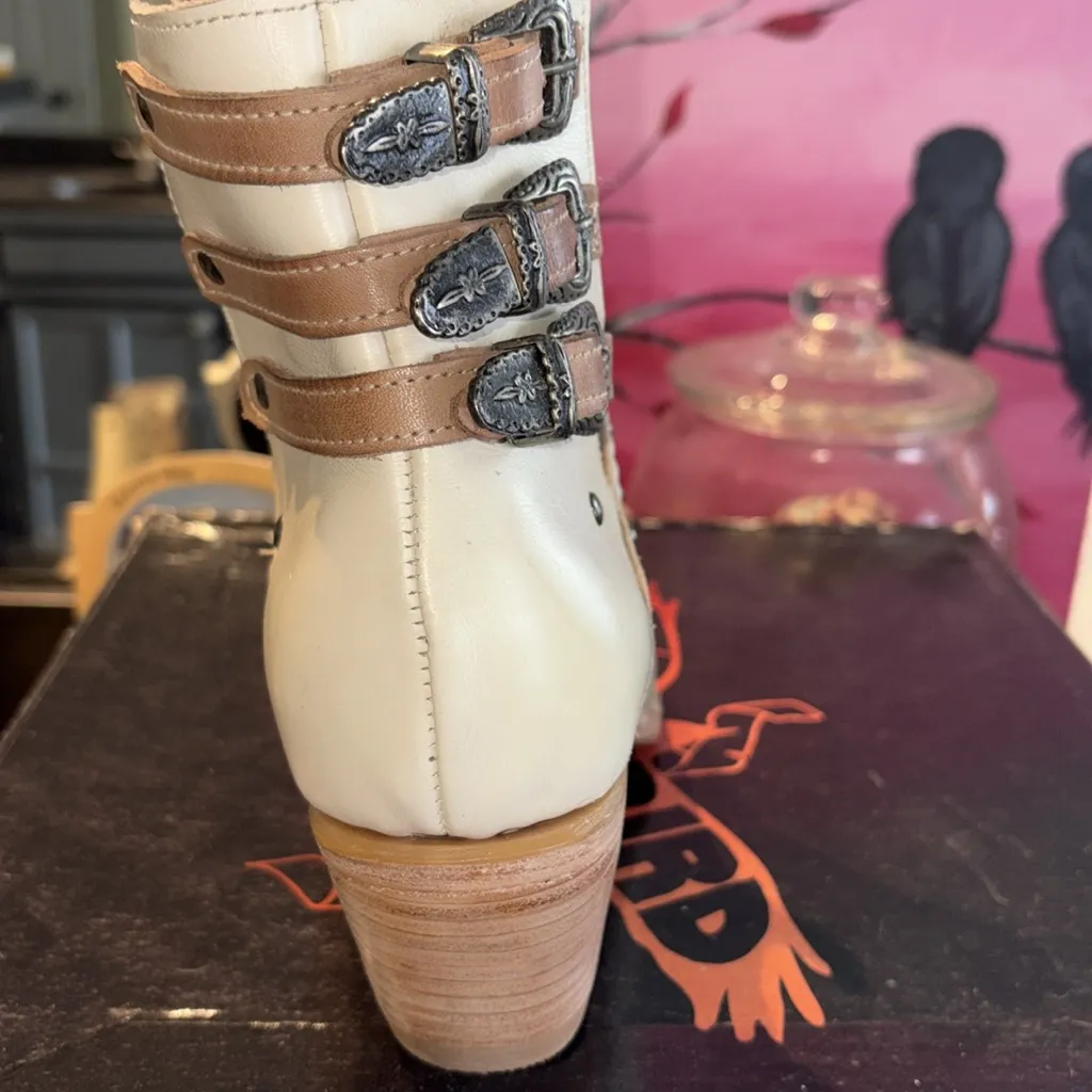 Freebird by Steven Melody Western Sandals NWT runs big - Image 10