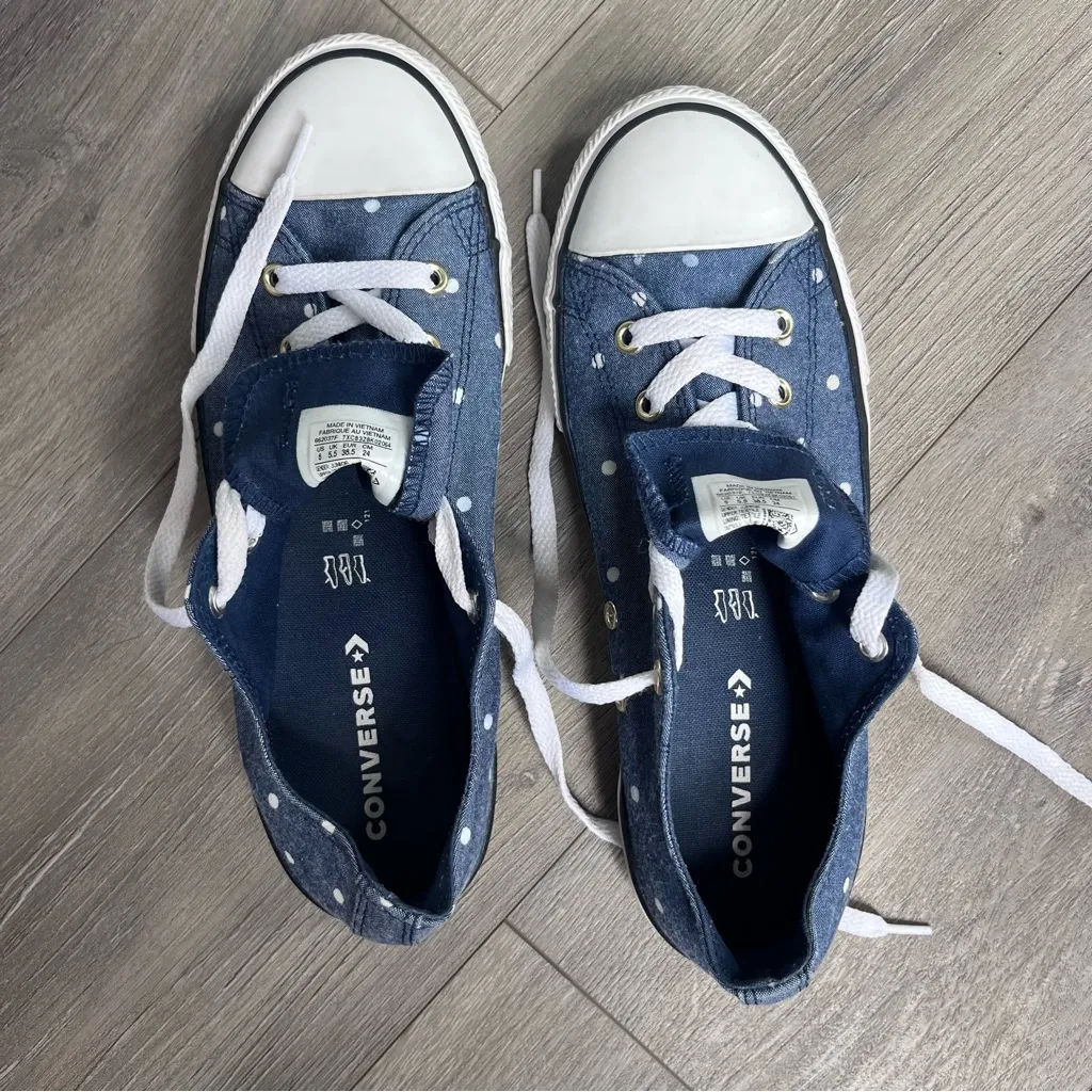 Converse Denim Blue Sneakers with White Polka Dot and Gold Accents Size 6 - Image 6