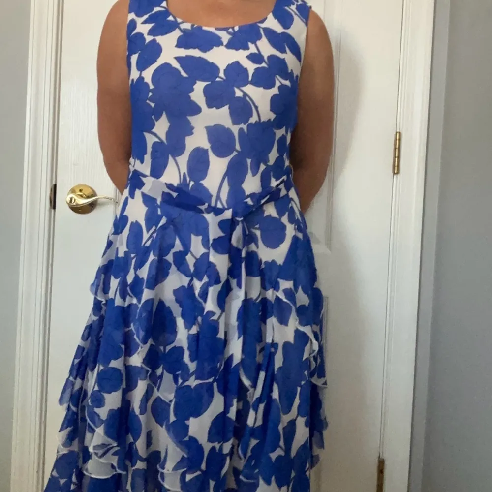 Leaf Print Ruffled Dress - Image 2