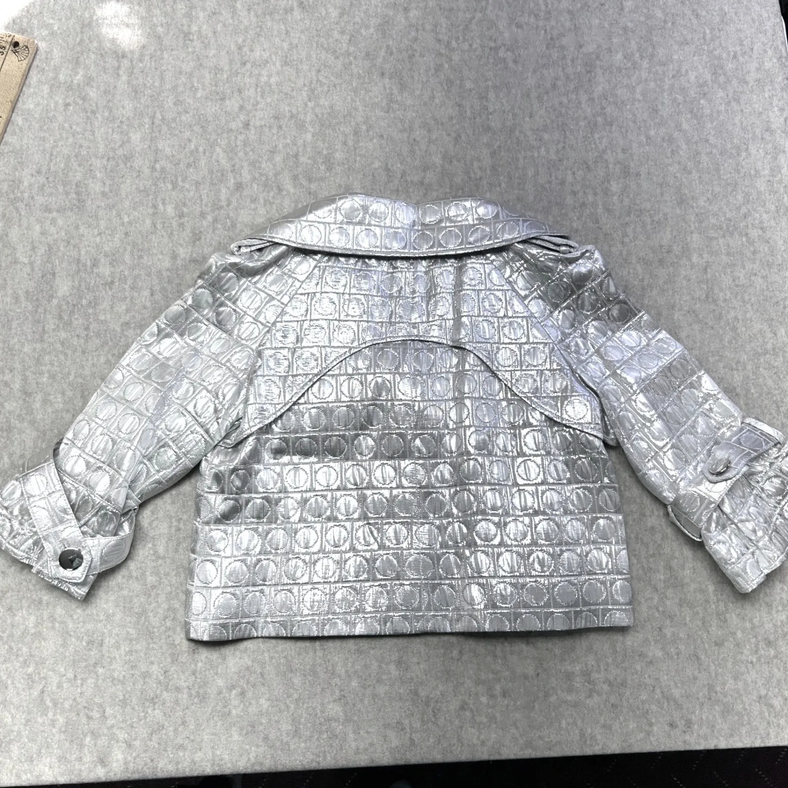 Vintage Cache Silver Metallic Textured Y2K Cropped Blazer Jacket Women's Size M - Image 8