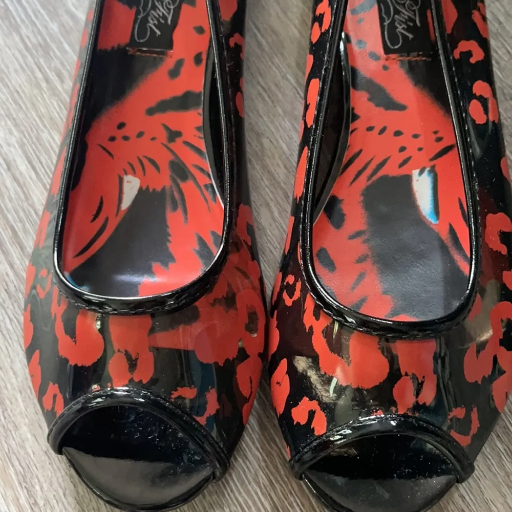 Iron Fist Girls Raw Power Peep Tow Flats Size 5 - Image 3