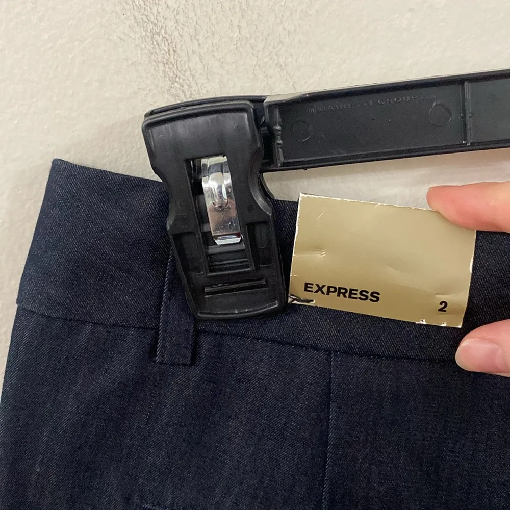 Express editor twill cuffed navy mini shorts 4.5” inseam size 2 - Image 10