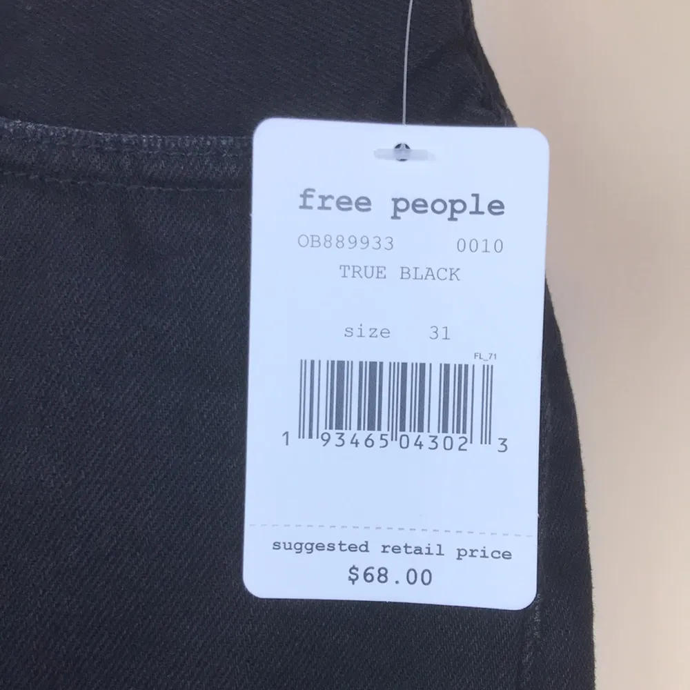 NWT We the Free Women’s Distressed Raw Hem Button-Up True Black Denim Shorts - Image 12