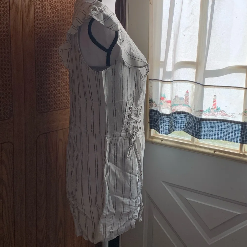 Dex White with Black Pinstripe Lace Up Romper Size M - Image 6