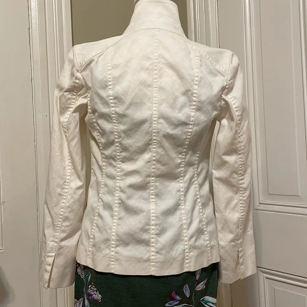 Burberry London Elegant Off-White Women's Jacket - Image 3