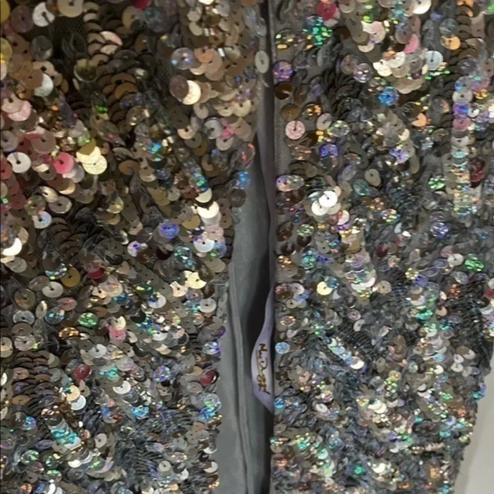 Mac Duggal 3434A Platinum Silver Sequined Keyhole Halter Column Evening Gown 0 - Image 6