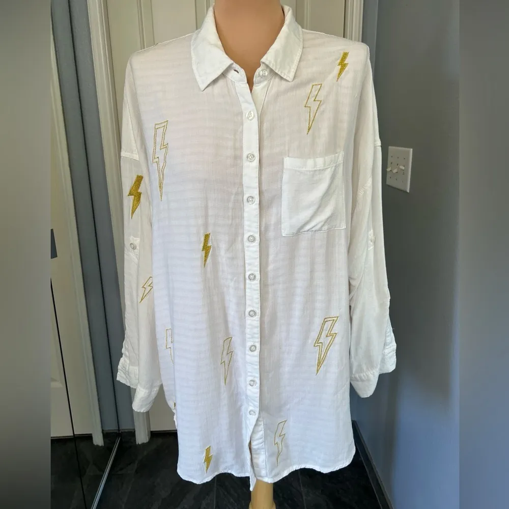 Torrid White Thunderbolt Embroidered Button Up Blouse Shirt‎ - Image 2