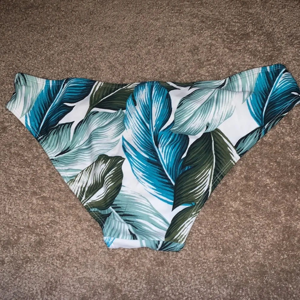 ⚡️ $5 FLASH SALE! ⚡️ Xhilaration Floral Bikini Bottom - Image 6