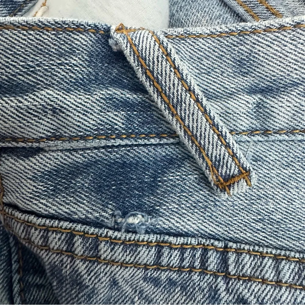 Princess Polly High Rise Light Wash Jeans Size 2 - Image 4