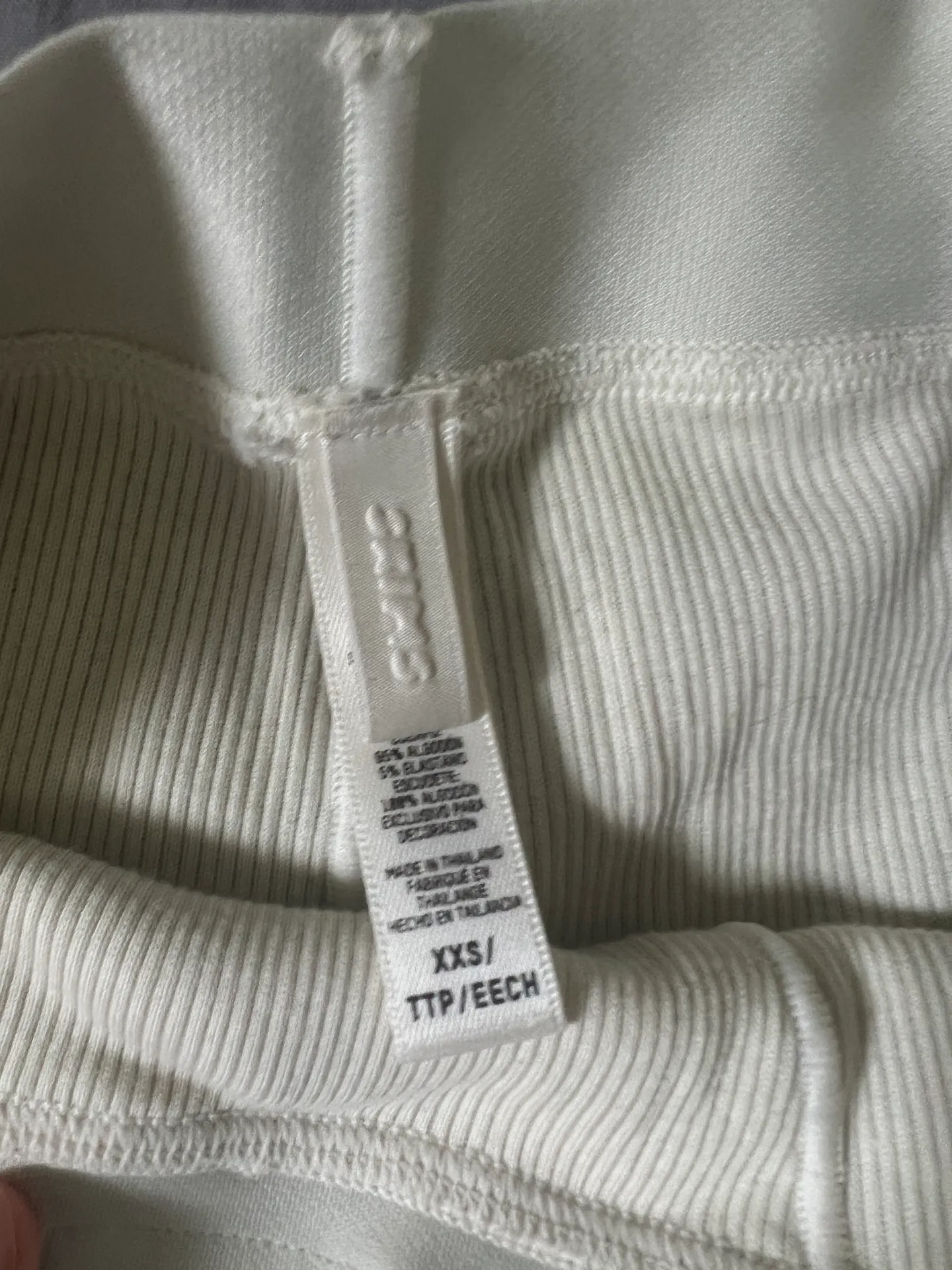 SKIMS bone set - Image 4