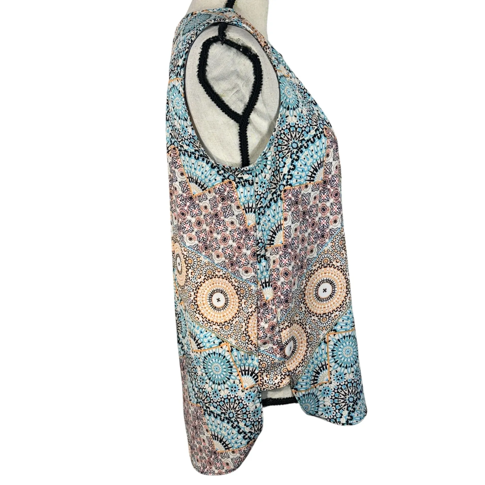 Dana Buchman Medium Top Sleeveless Geometric V-Neck Hi-Low Hem Lightweight Multi - Image 4