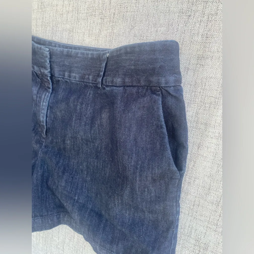 Ann Taylor LOFT Denim Shorts - Size 16 Rinse Wash
Classic dark denim shorts in - Image 5