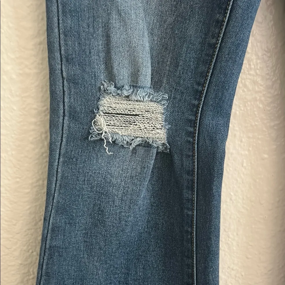 Trendy Blue Flare Jeans Size 24 - Image 3