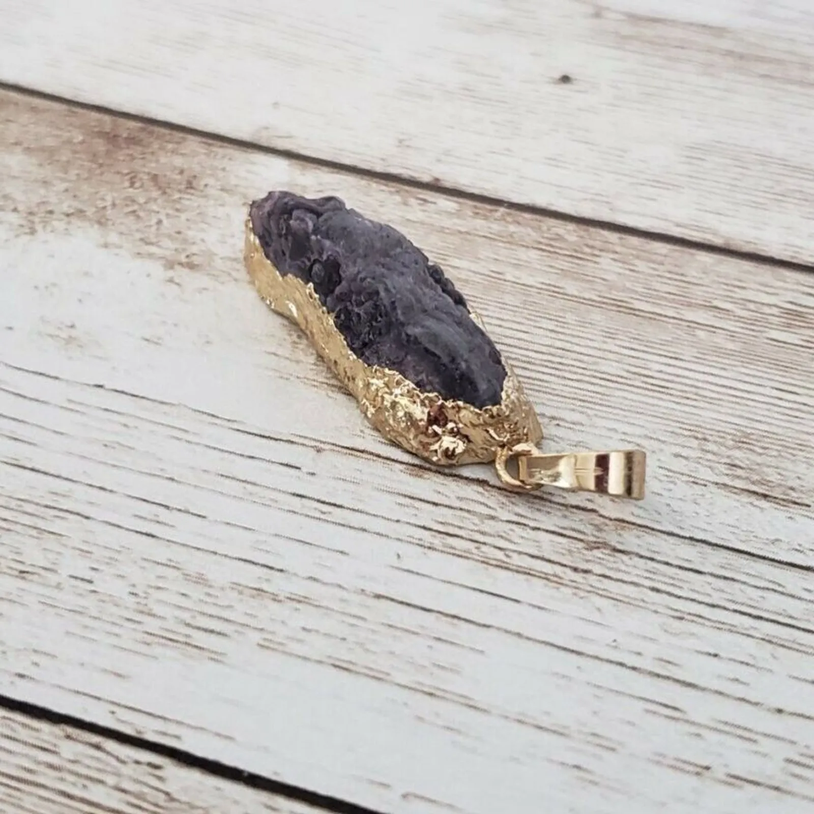 Rough Cut Dark Purple Stone & Gold Tone Pendant - Image 3