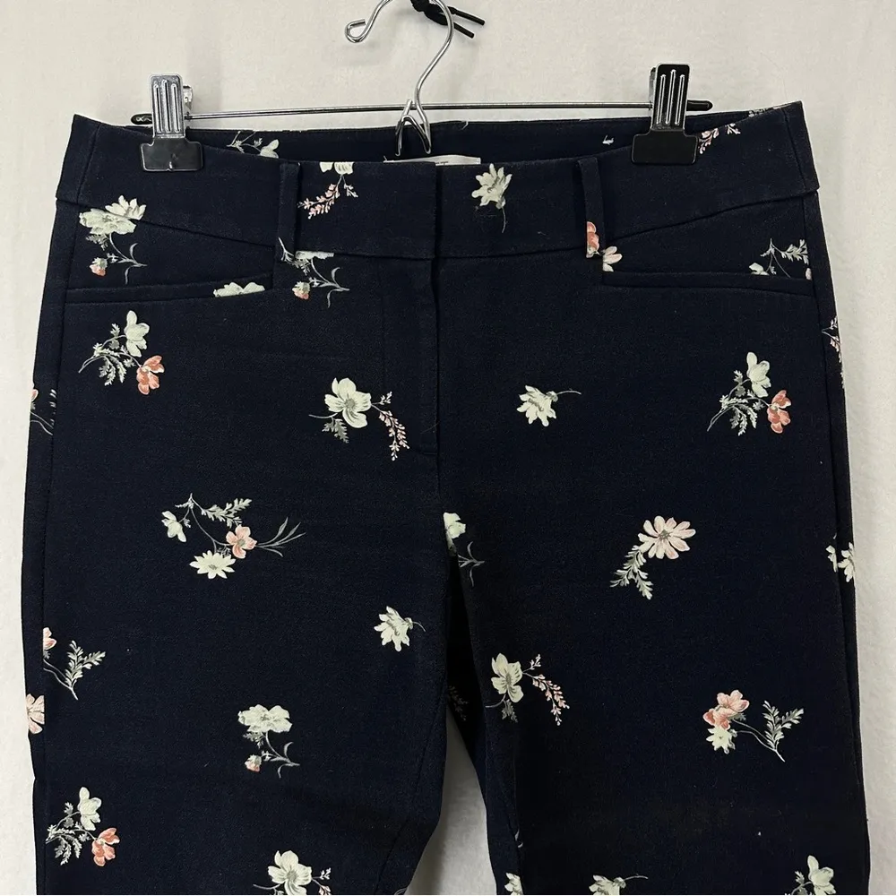 Ann Taylor Loft The Riviera Pant Cropped Marisa Fit Floral Print Size 10 Navy - Image 2