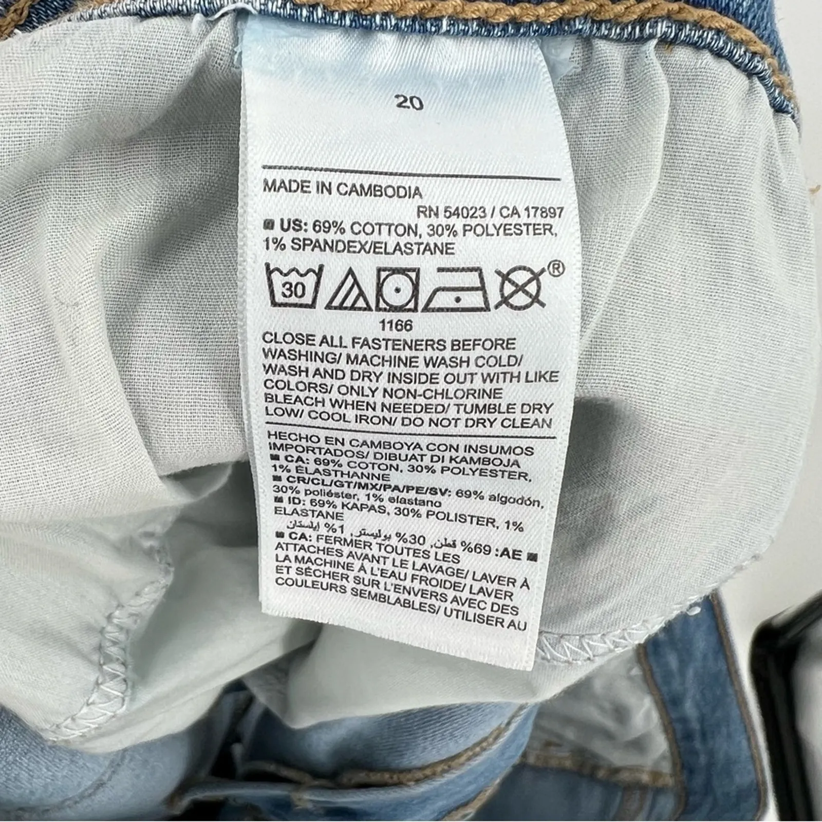 Old Navy shorts 20 mid rise medium wash denim rolled hem stretch blue NEW - Image 6