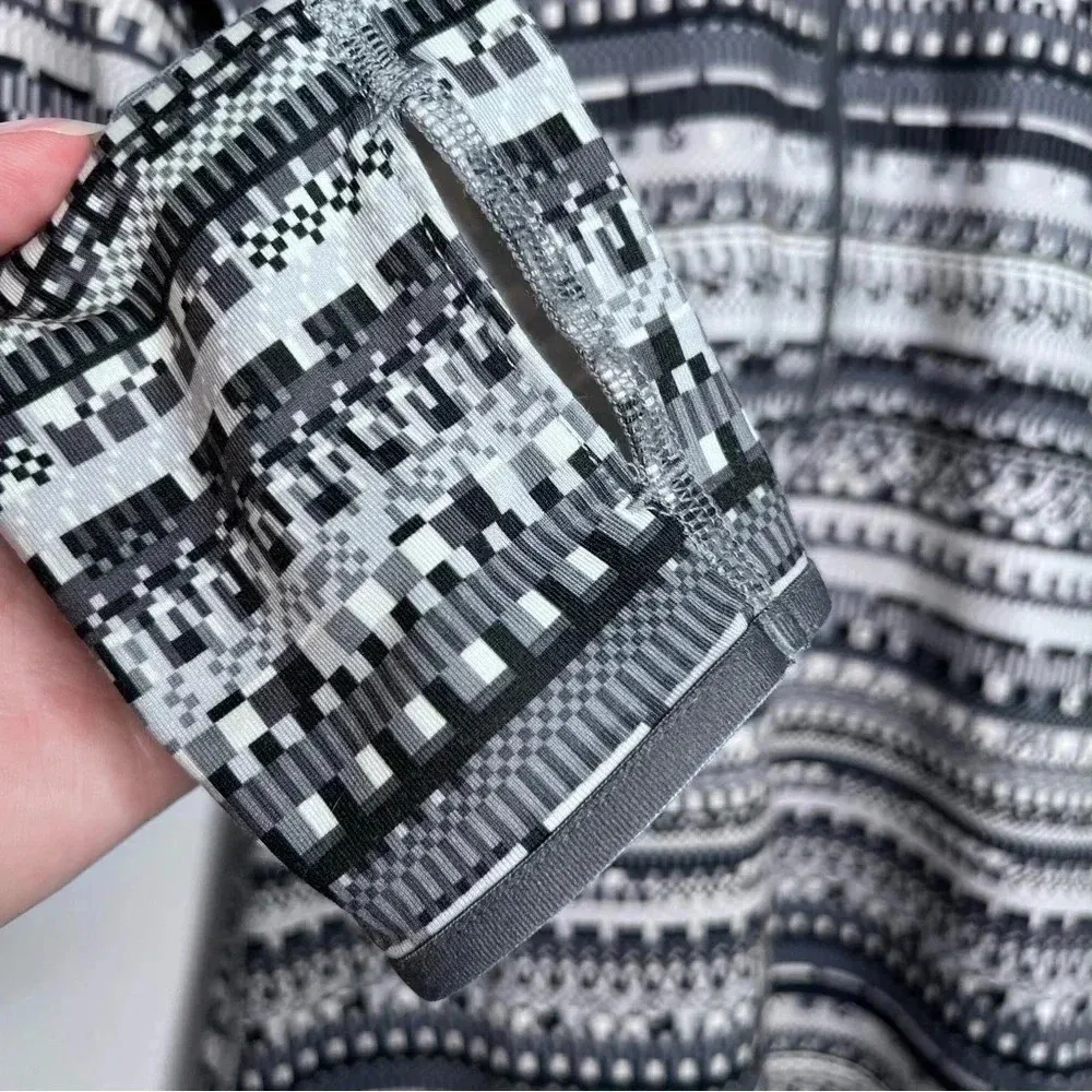 Nike Pro Dri Fit Warm 8 Bit 1/2 Zip Training Pullover Size Medium - Image 7