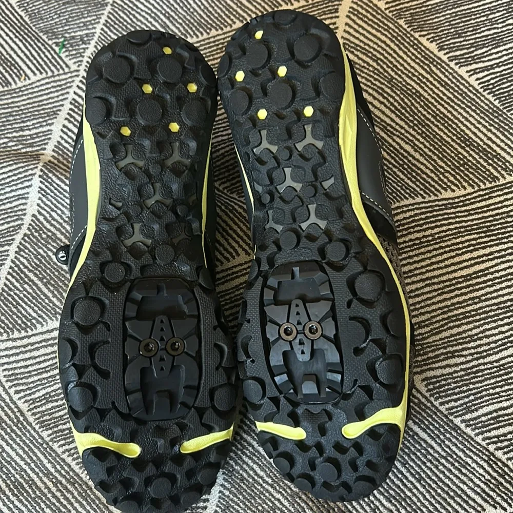 Pearl Izumi Black and Lime Cycling Shoes - Image 10