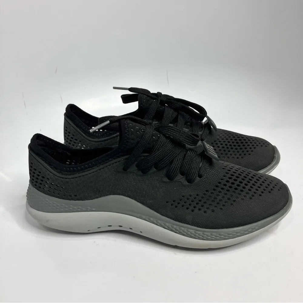 Crocs‎ literide 360 black sneakers size 8 - Image 2