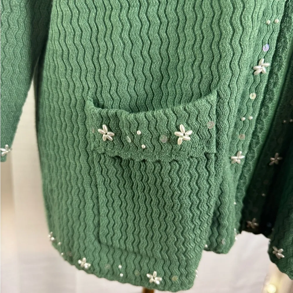 Green Cardigan with Star Embellishments Size 1X - Image 5