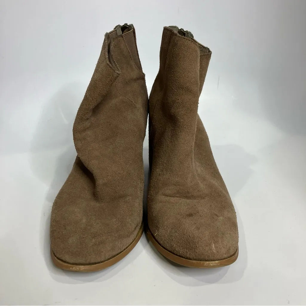 Urban outfitters tan suede ankle boots women’s size 9 business casual minimalist - Image 2