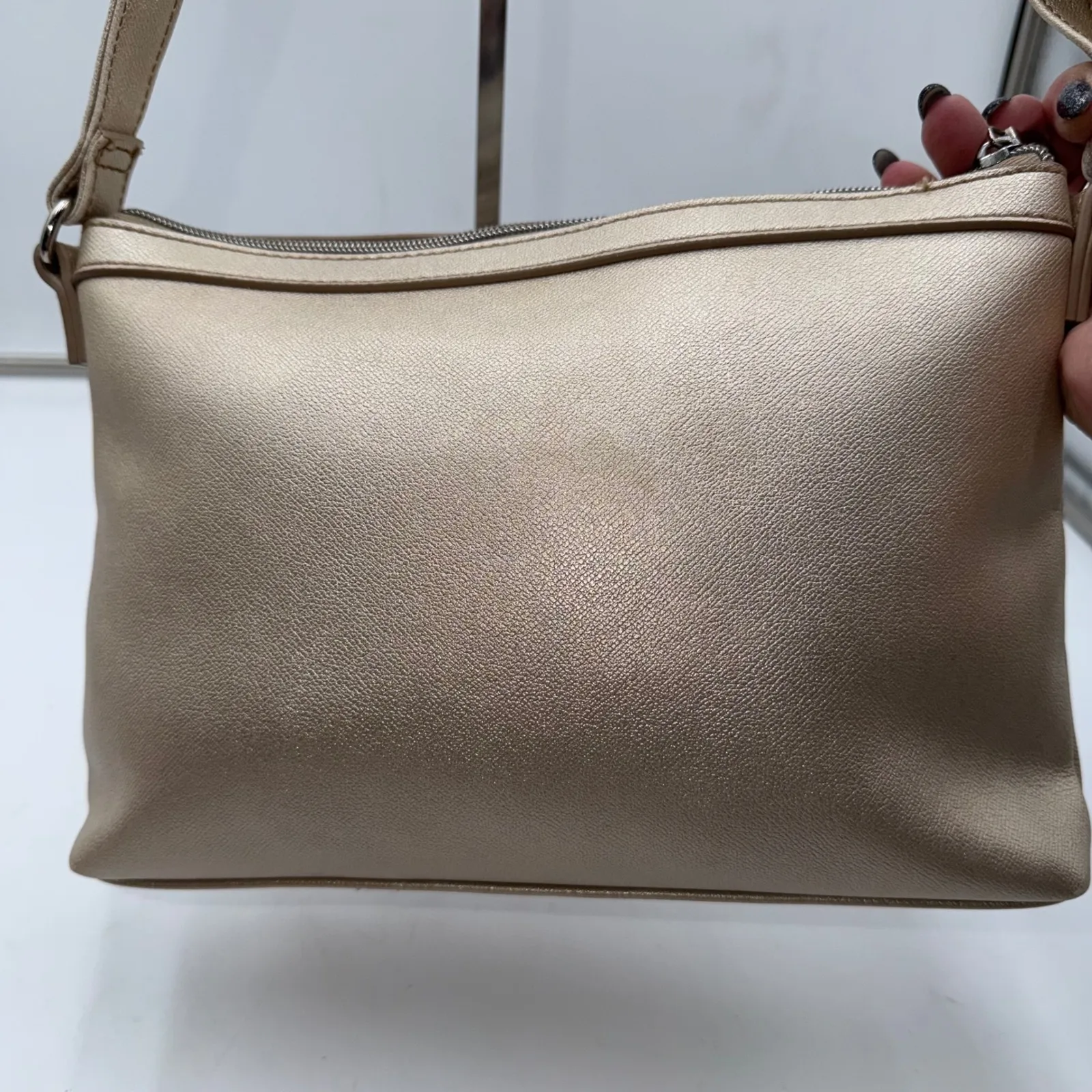 Relic crossbody bag champagne metallic faux leather adjustable strap - Image 4