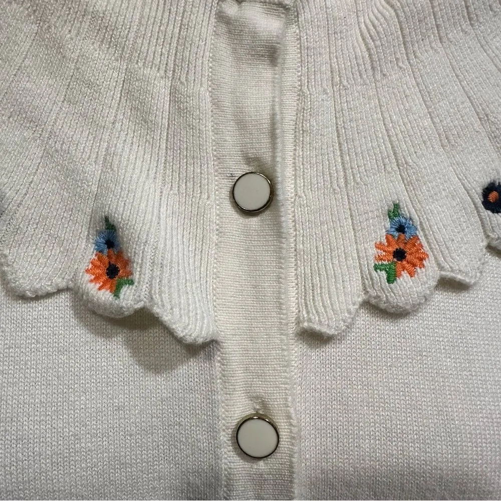 Charter Club White Floral Embroidered Ruffle Collar Cardigan Size Medium - Image 3