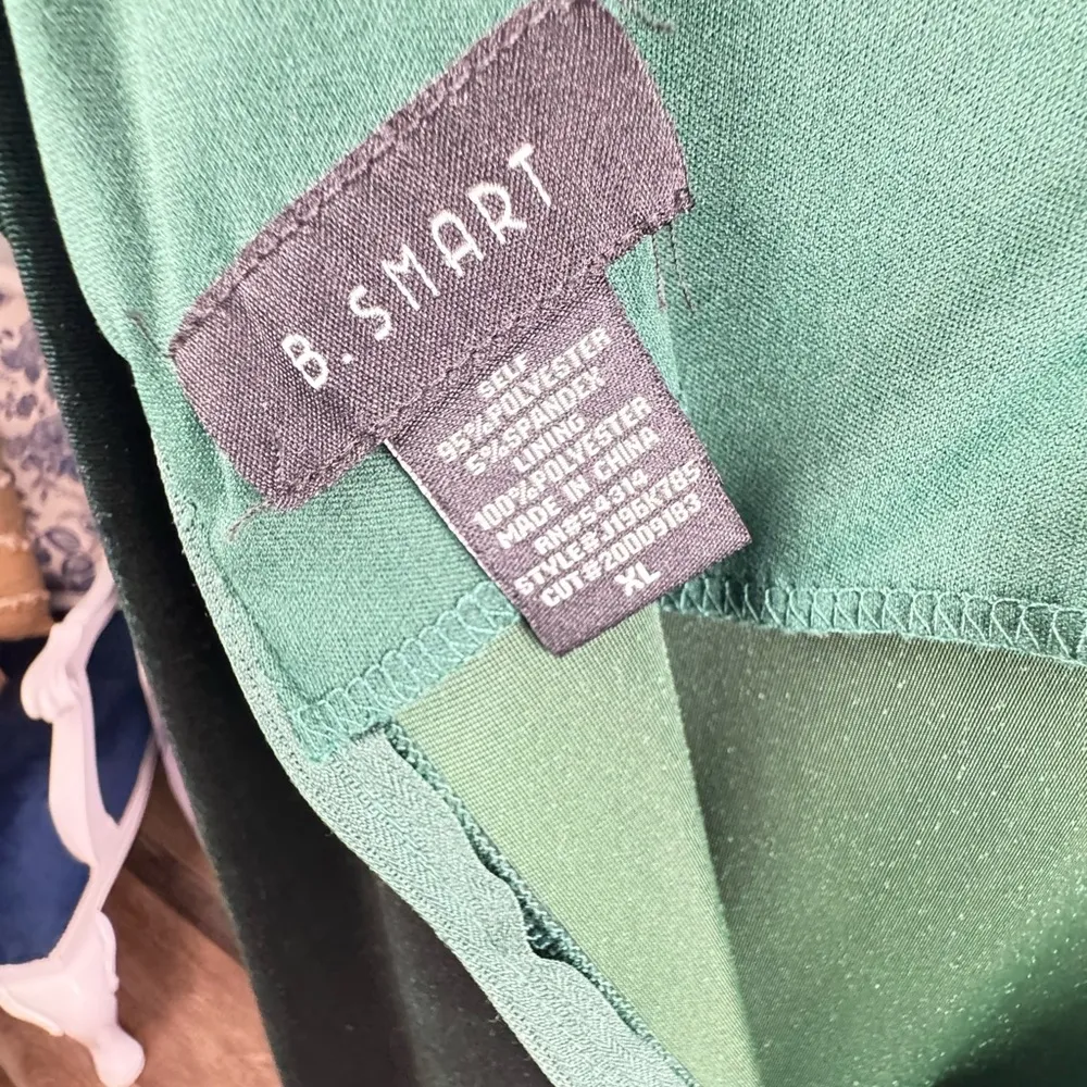 Juniors B.Smart Hunter Green Velvet Dress size XL - Image 7