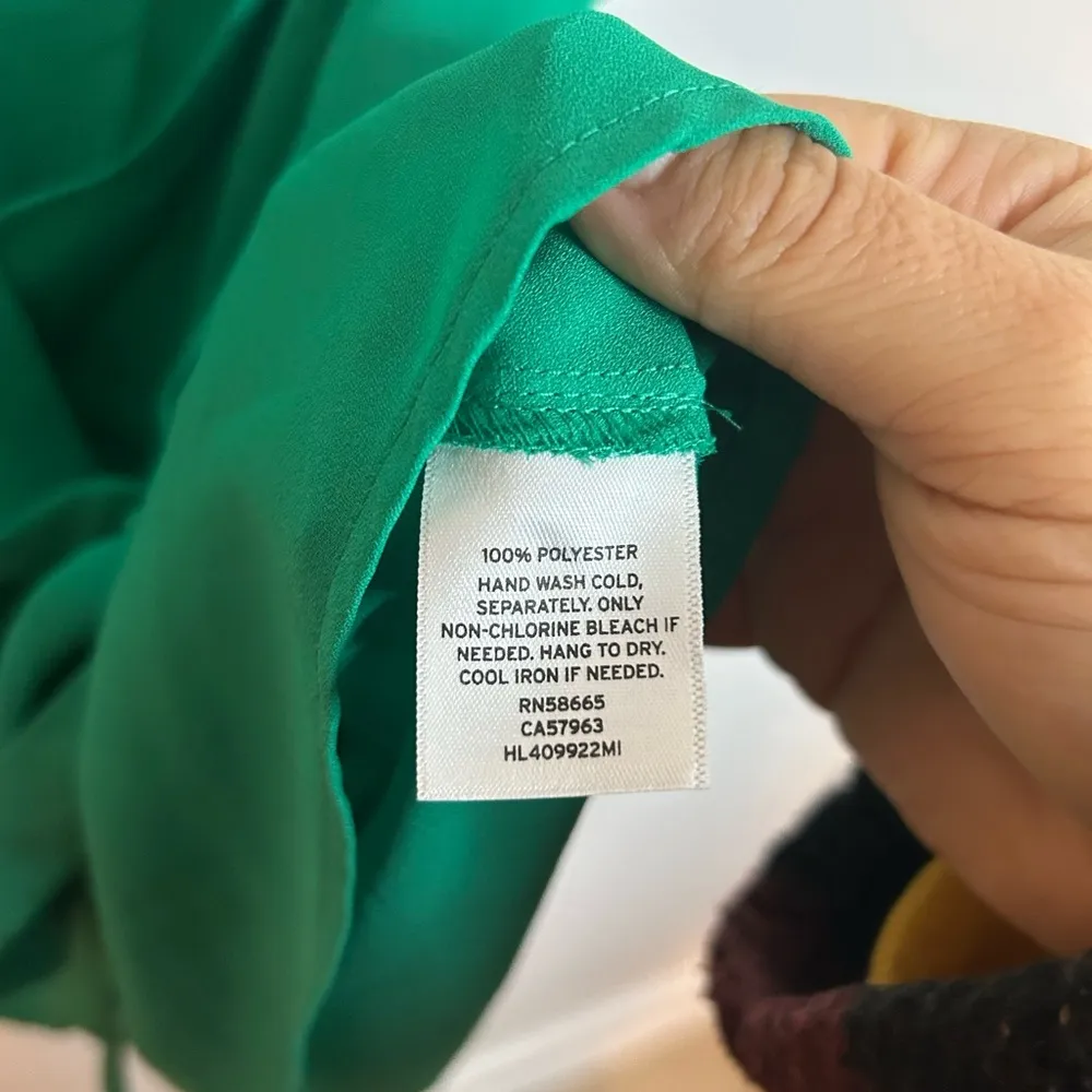 NWT Chelsea 28 Parakeet Green Scalloped Wrap Top - Image 4