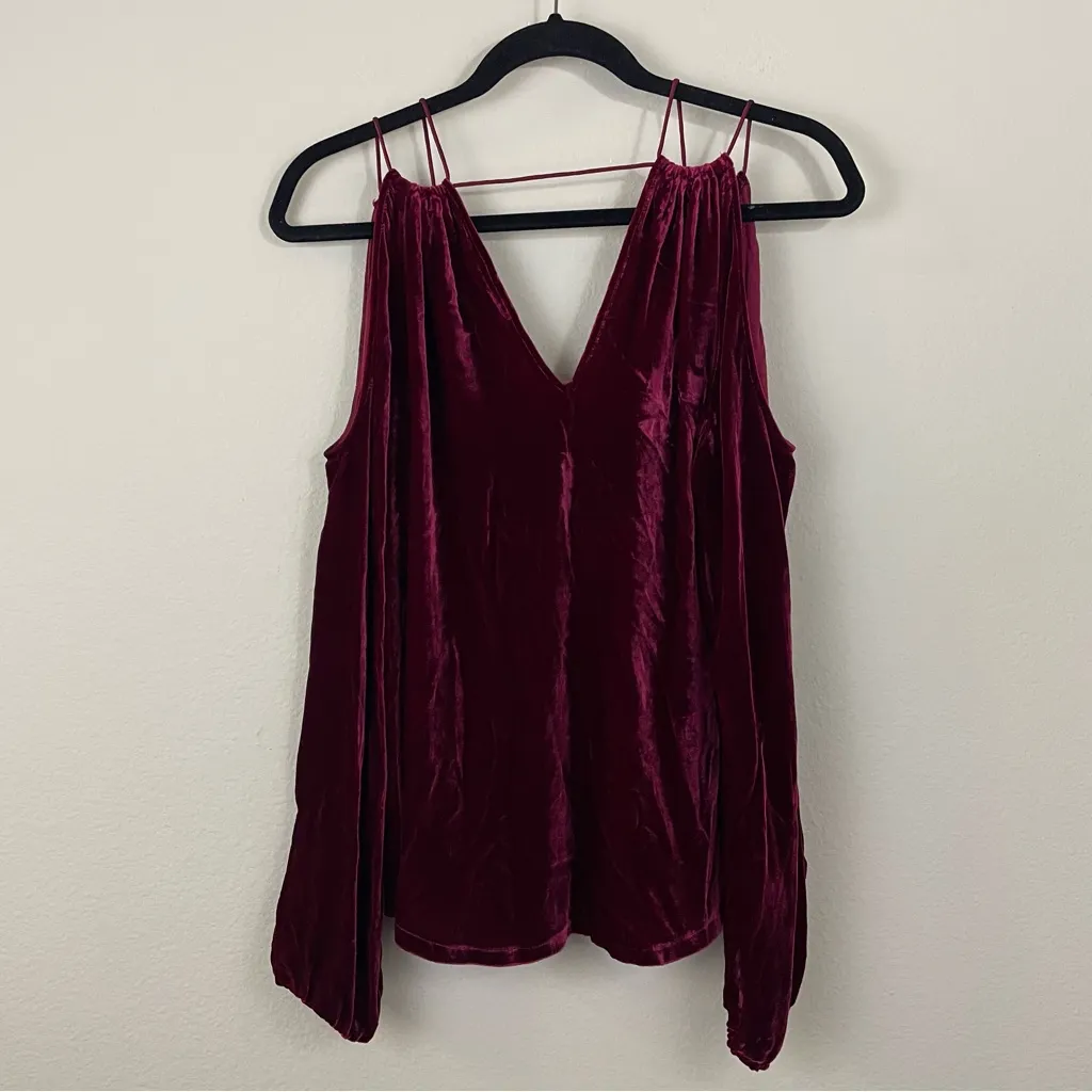 Ramy‎ Brook Burgundy Cold-Shoulder Velvet Top Size Small - Image 7