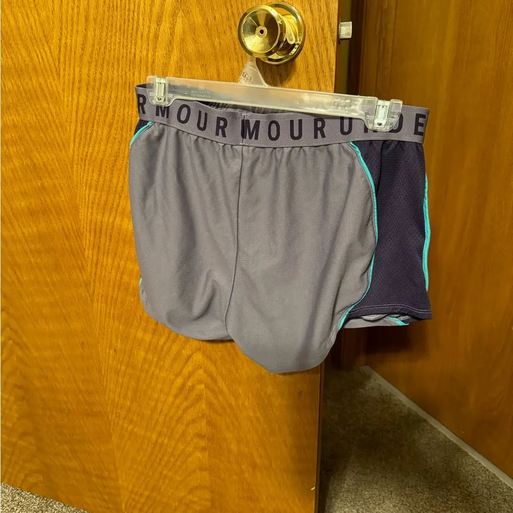 Under armor shorts no liner - Image 2