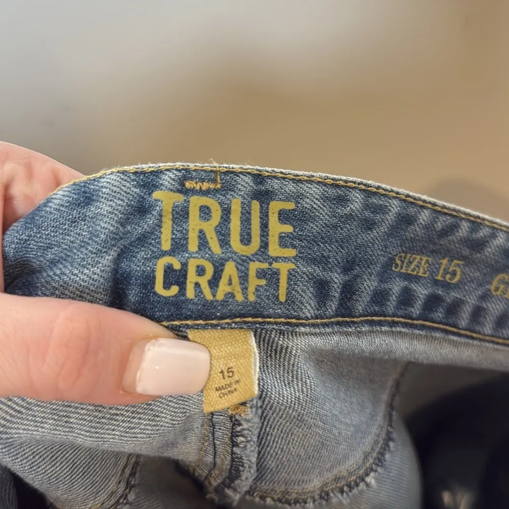 True Craft Women’s Distressed Rolled Hem Girlfriend Jeans size 15 - Image 12