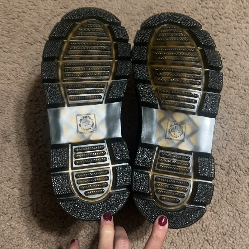 Dr. Marten’s Embury Leather Casual Chelsea Boot Wyoming Black‎ 6 - Image 10