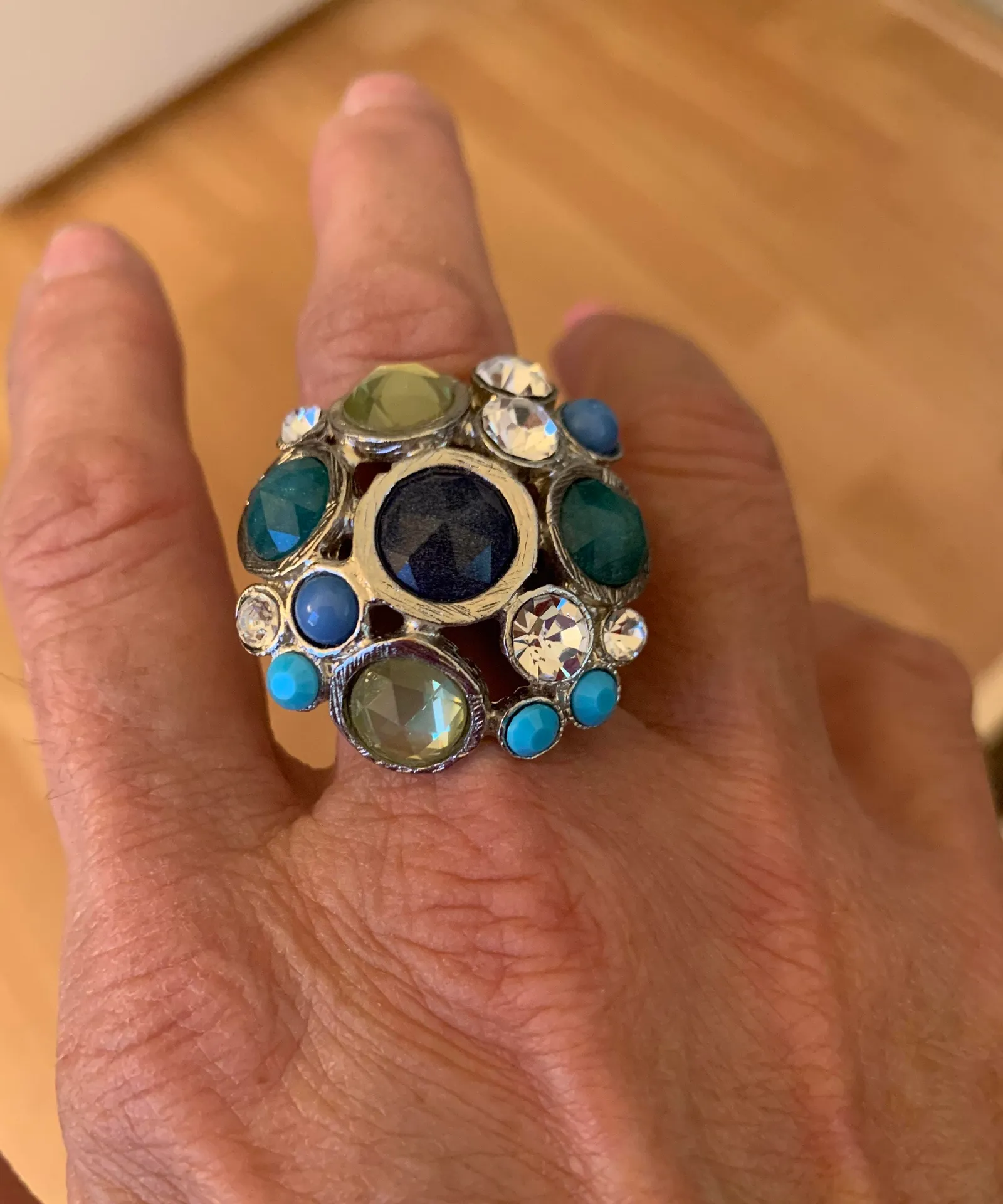 Costume Jewelry Chunky Ring Silver - Image 4