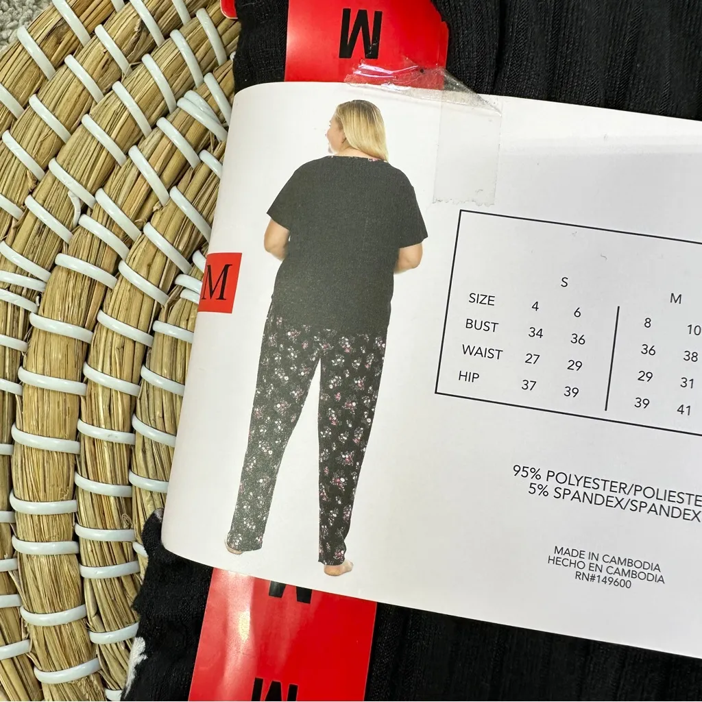 NWT Flora Nikrooz Women’s 2-Piece Pajamas Set Short Sleeve Top & Pants Black M - Image 7