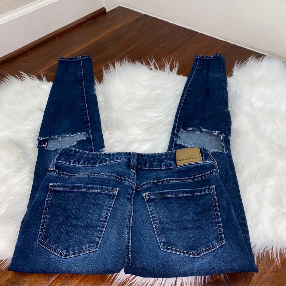 NWOT  Distressed Jegging Size 2 - Image 2