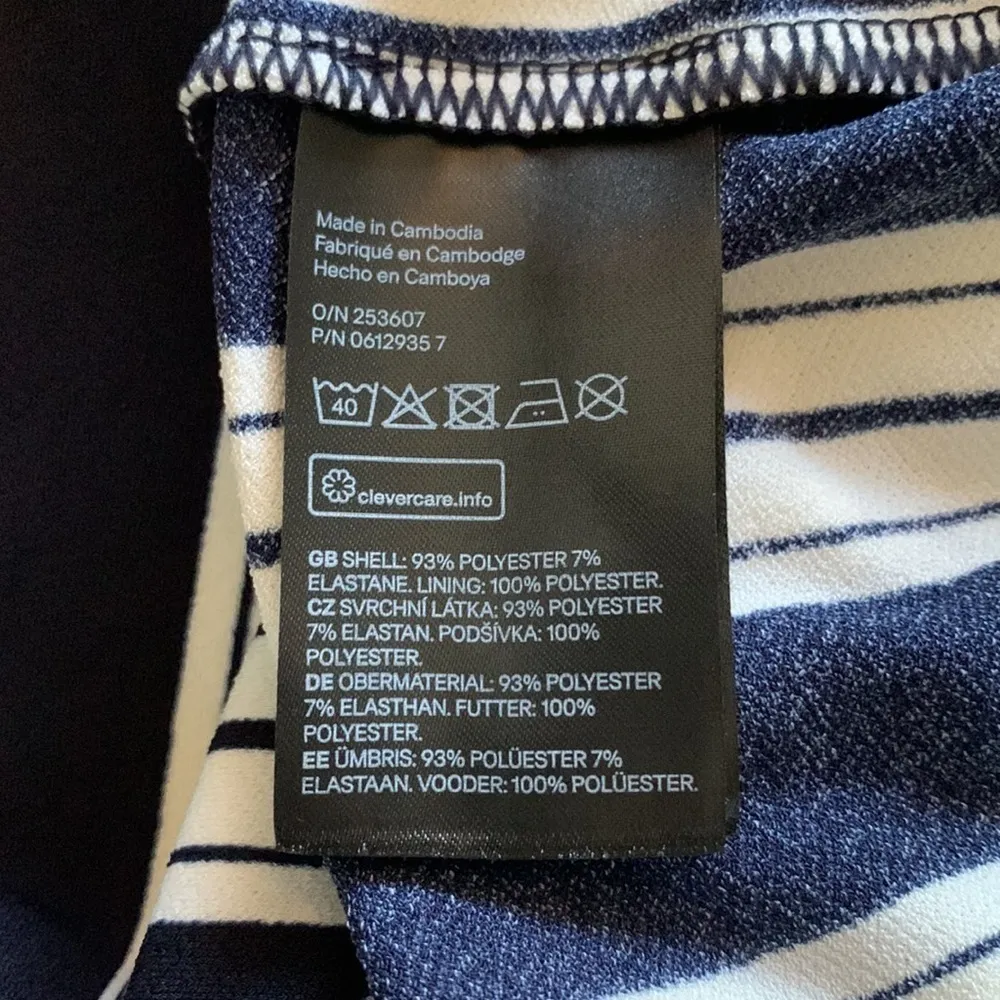 H&M Navy and Off White Stripes V-neck Tie Waist Dress - Image 7