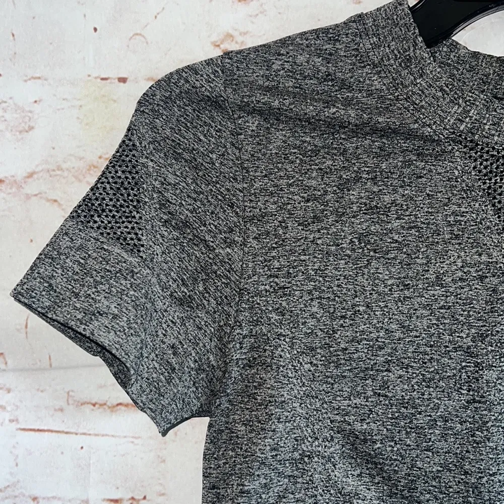 Ivy Park grey crop top work out gym XL seamless short sleeve tee shirt logo - Image 2